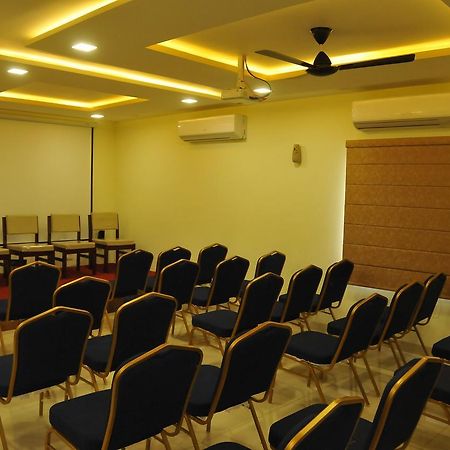 Hotel Pasupala Grand Anantapur Esterno foto