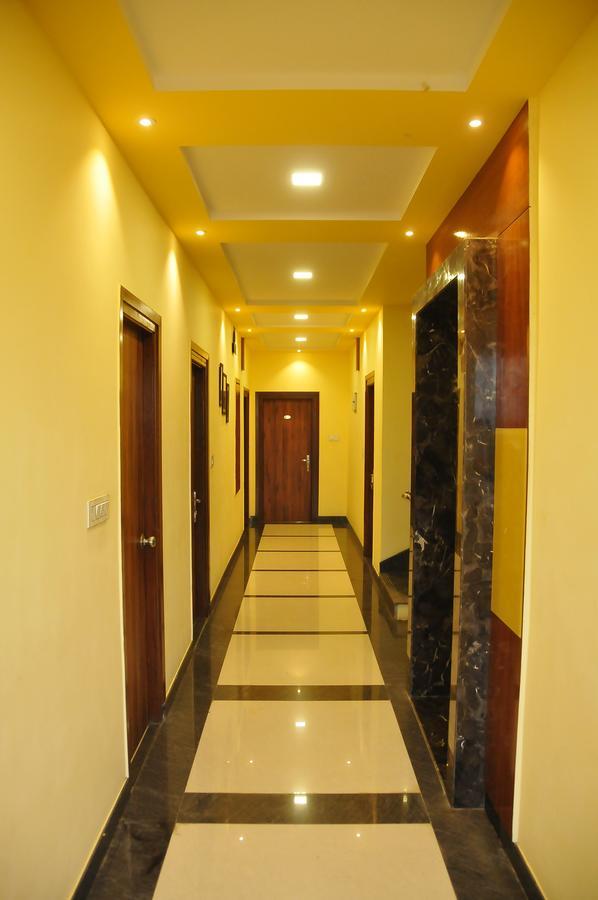 Hotel Pasupala Grand Anantapur Esterno foto