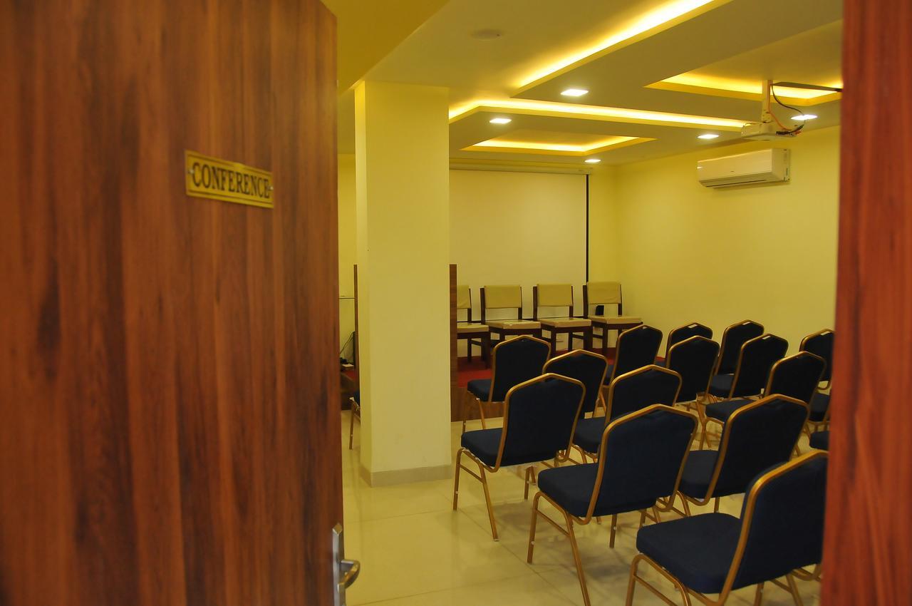 Hotel Pasupala Grand Anantapur Esterno foto