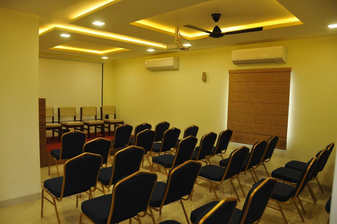 Hotel Pasupala Grand Anantapur Esterno foto