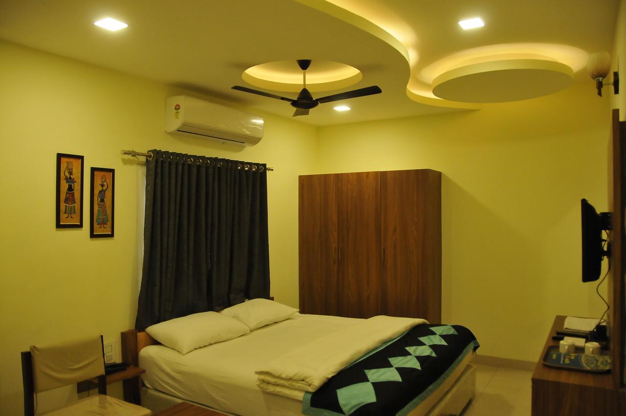 Hotel Pasupala Grand Anantapur Esterno foto
