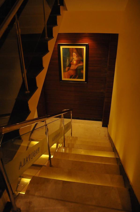 Hotel Pasupala Grand Anantapur Esterno foto
